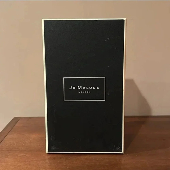 Jo Malone Gift Box | Jo Malone | Jo Malone Box | Gift Box - Picture 1 of 9